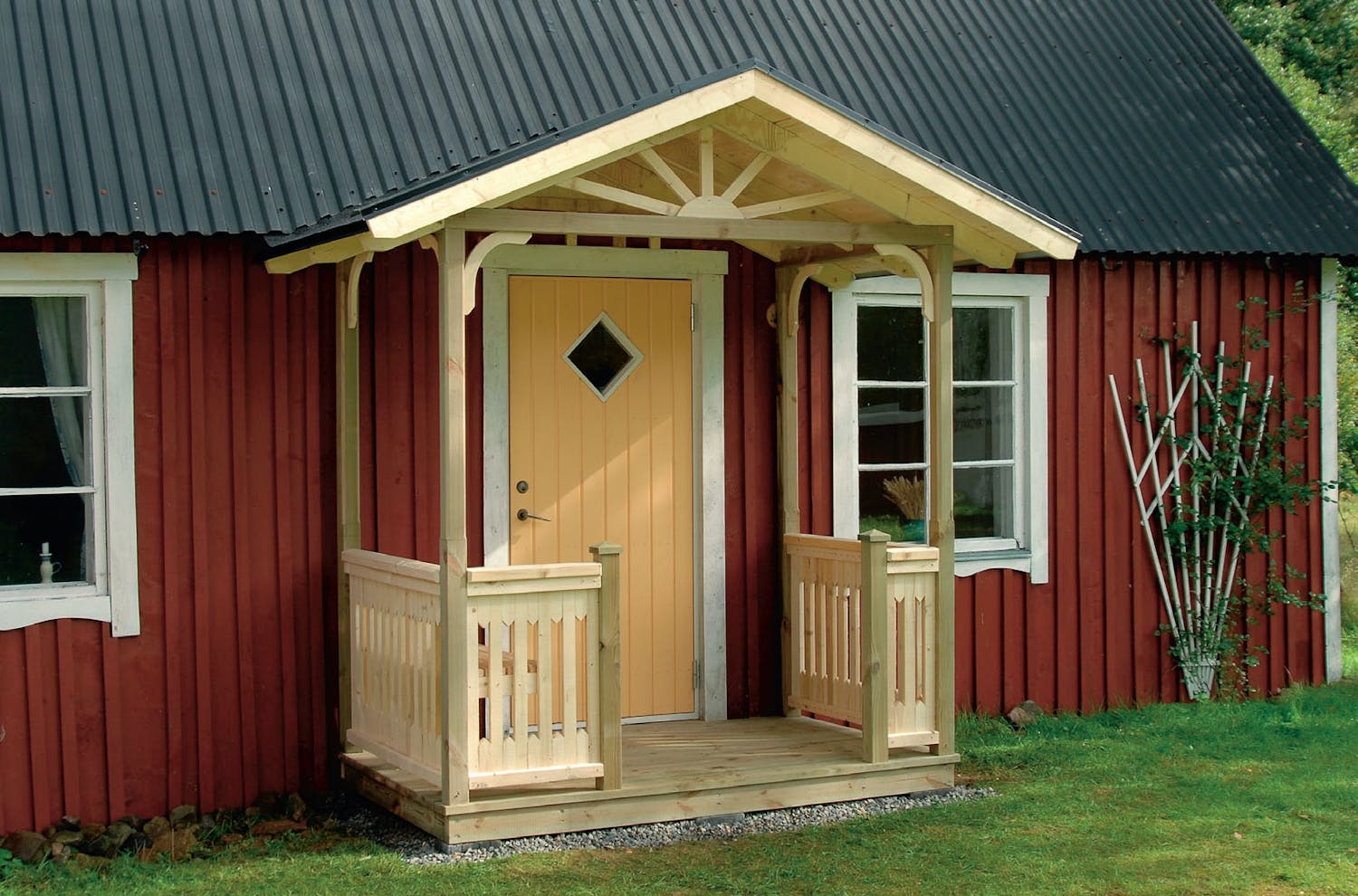 Uusi kuisti luo suojaa ja ilmettä